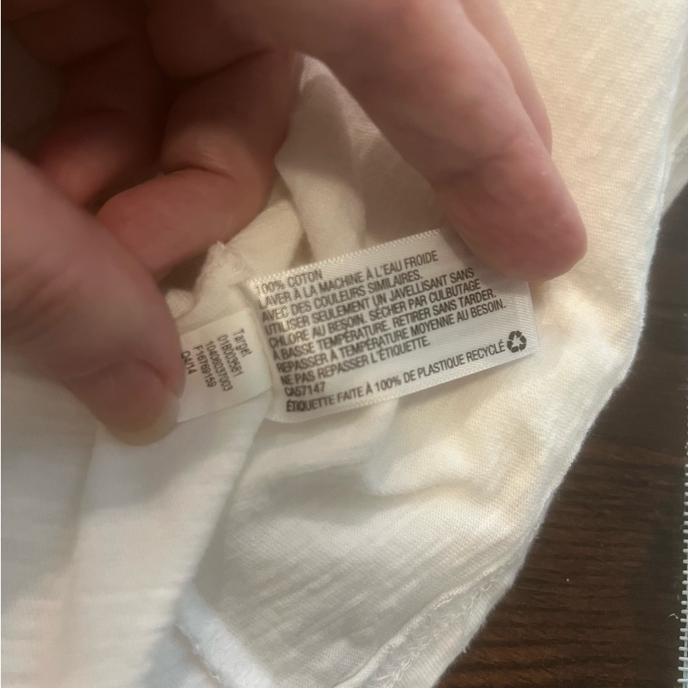 Merona Women’s White Lightweight V-Neck Cap Sleeve Top - Picture 5 of 5